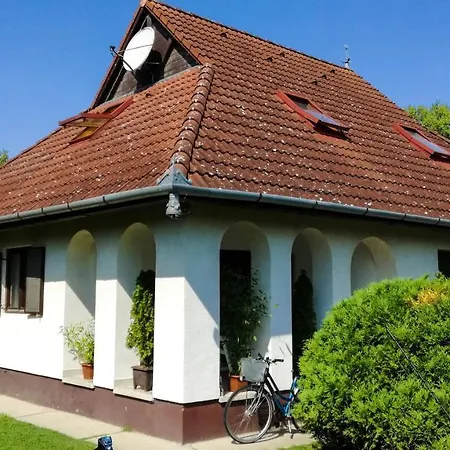 Pelikan Apartman, 60 Meter * Balatonbereny