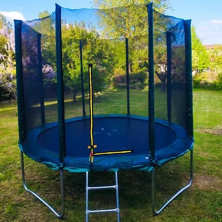 Pelikan Apartman, 60 Meter