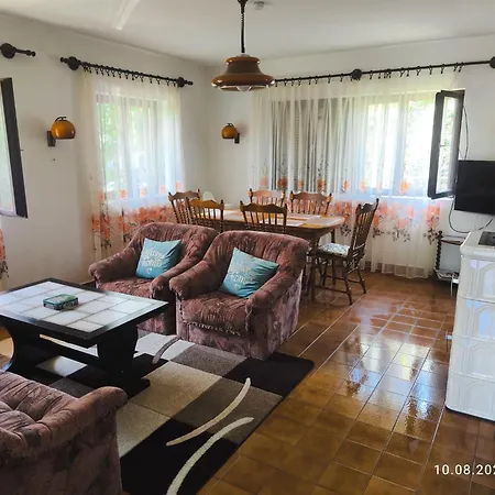 Apartment Pelikan Apartman, 60 Meter